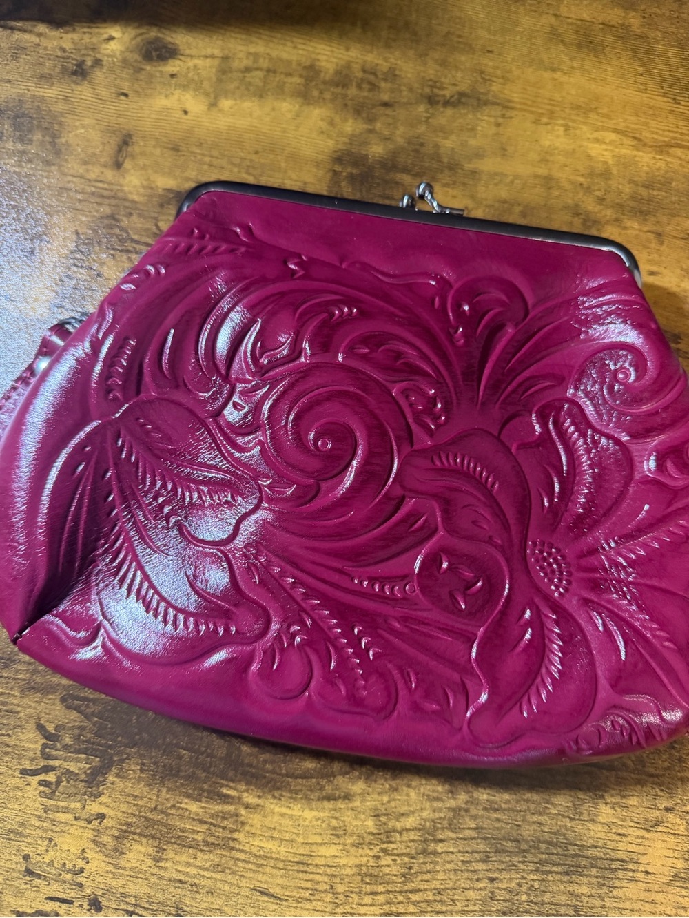 Patricia Nash Classic Embossed Leather Kiss Lock Wristlet Clutch. NO CALL OUTS - Picture 3 of 16